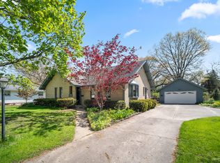 235 Patrick Dr, South Elgin, IL 60177