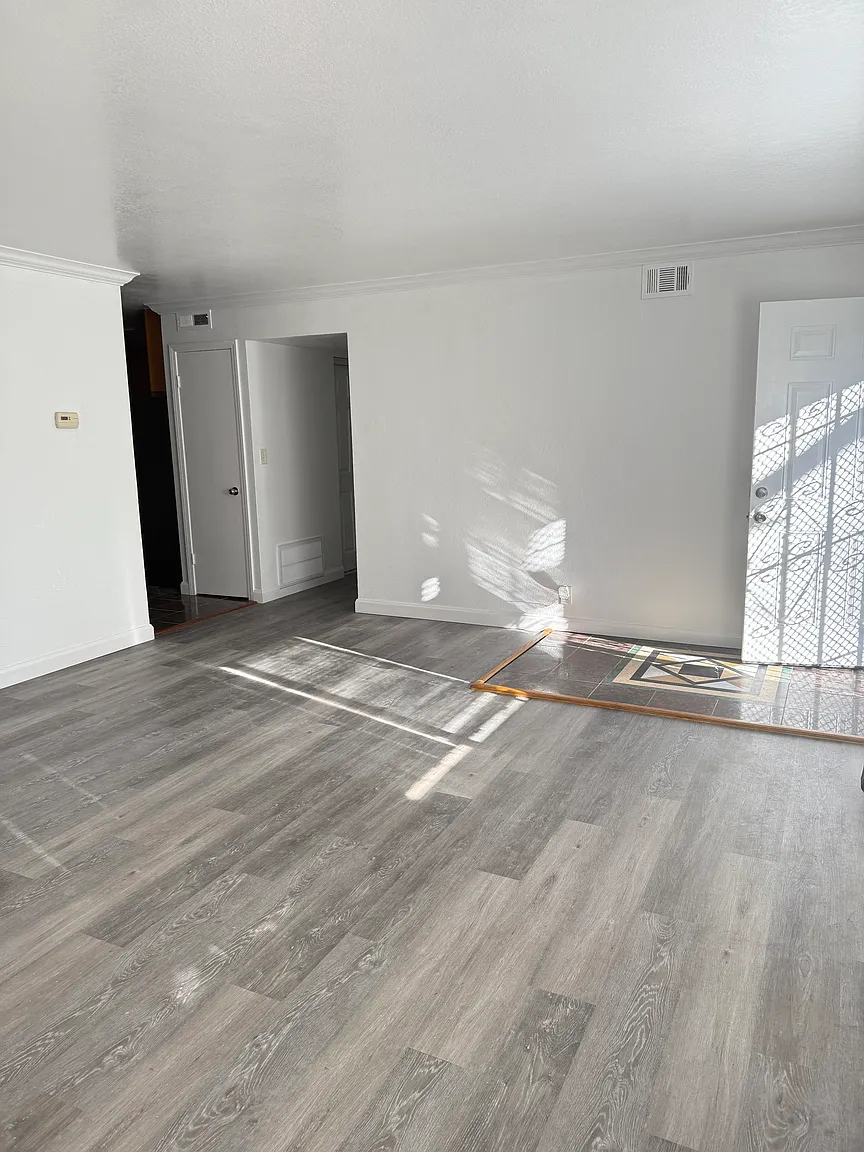 3947 Brookdale Ave photo 1