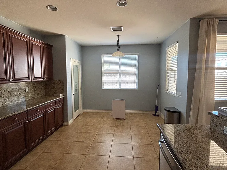 595 Vista Bonita Dr — Photo 17