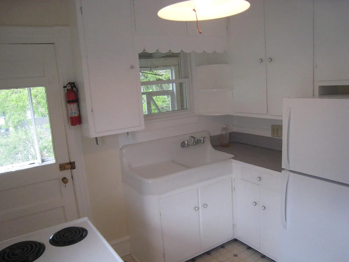 4 bed, $4,200 — Photo 2