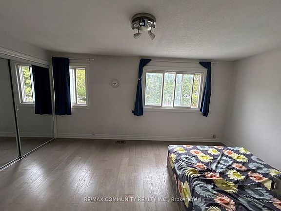 4th image of 80 Raleigh Cres S