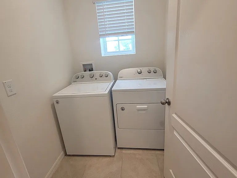 217 Duke Dr — Photo 33