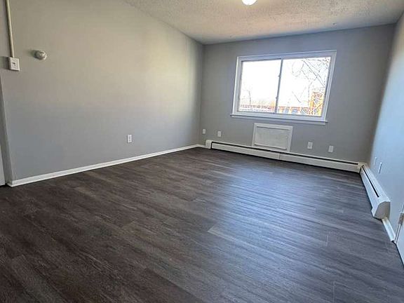 4th image of 129 Black Rock Ave APT 24