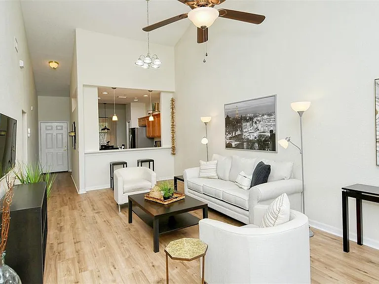 905 Fairway Cove Ln #205 — Photo 7
