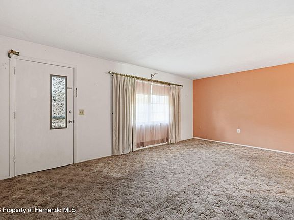 2nd image of 7541 Hollyridge Dr