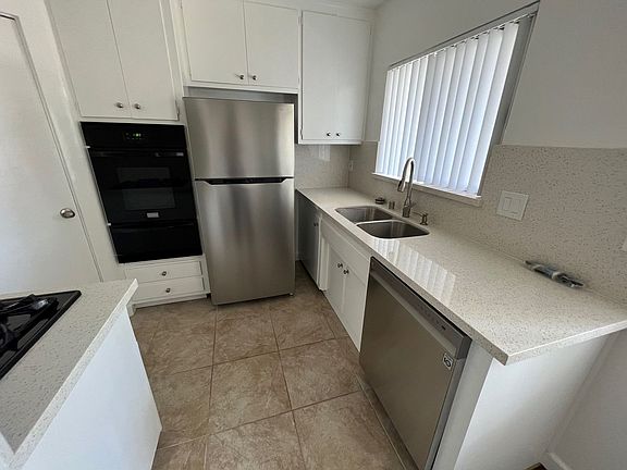 4th image of 11707 Goshen Ave #6