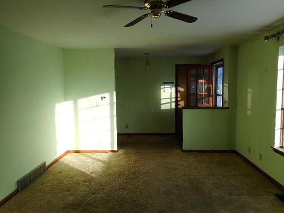 3rd image of 461 Edgefield Dr