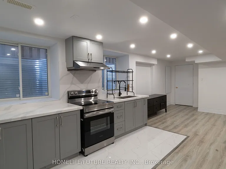 72 Sandford Cres #BASEMENT — Photo 6