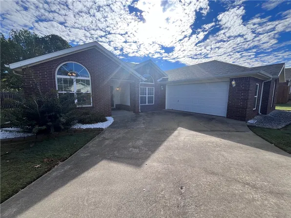 4813 Avondale Ln, Springdale, AR 72762