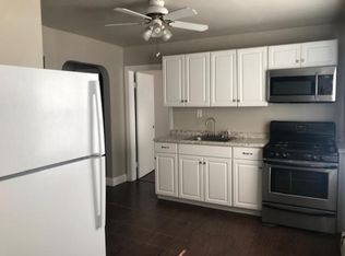 560 Muncey Rd, West Islip, NY 11795