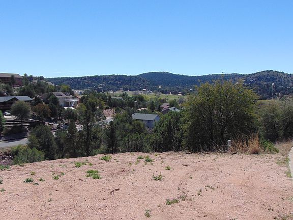 4th image of 209 S Brassie Dr