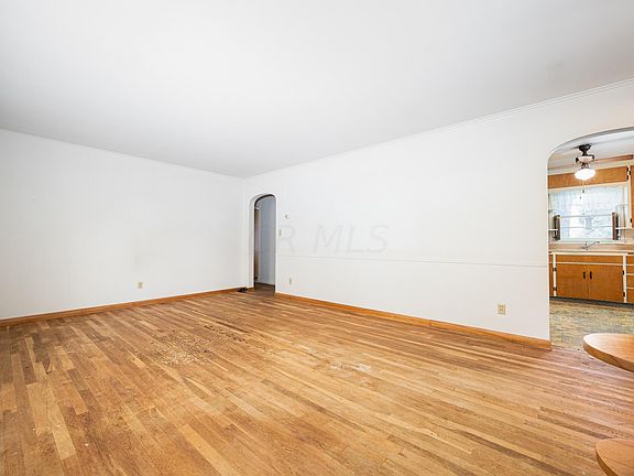 5th image of 357 E College Ave