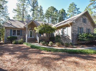 69 Glasgow Dr, Pinehurst, NC 28374