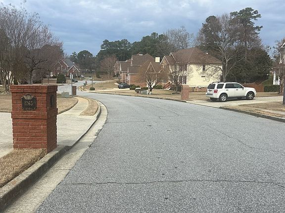5th image of 2725 Runnelwood Ln