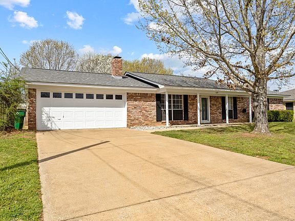 3rd image of 609 Craig Dr