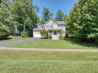 11924 Swift Crossing Dr, Midlothian, VA 23112