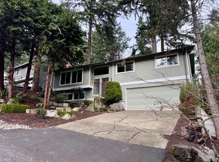 9300 SE 68th St, Mercer Island, WA 98040