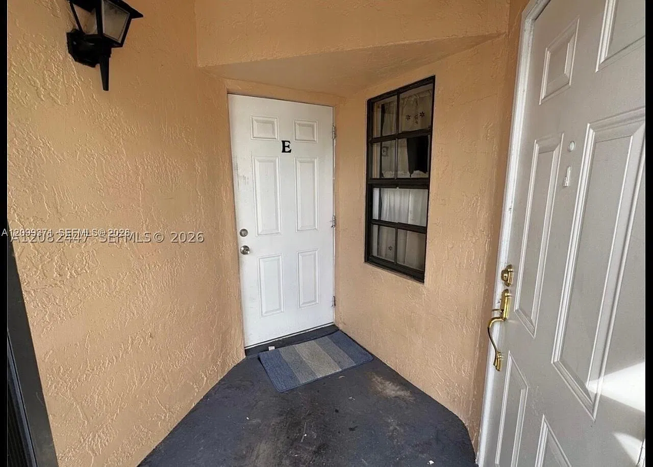 Lakeshore Condo 11 — Photo 1