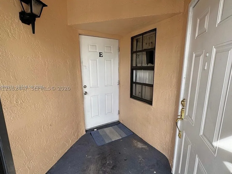 1190 Washington Cir #1190E