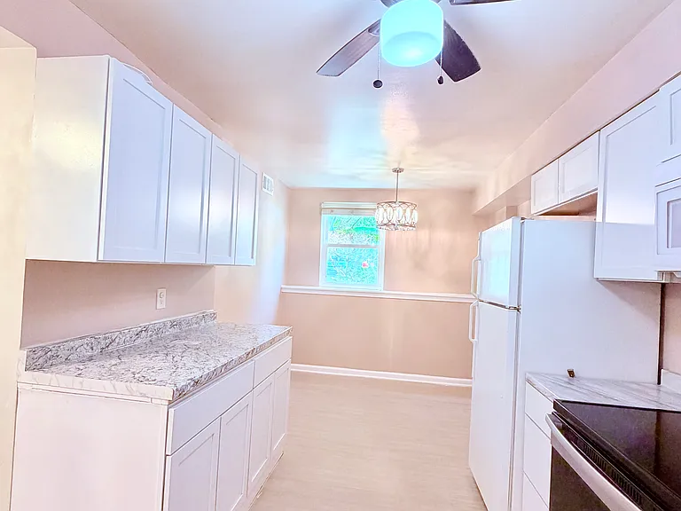 20313 Beaconfield Ter #2 — Photo 16