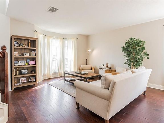4th image of 2603 Oakwood Glen Dr