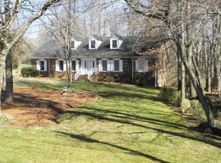 102 Sagewood Rd, Jamestown, NC 27282