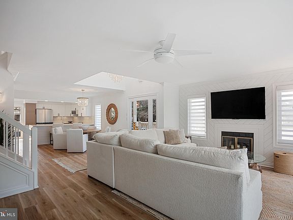 5th image of 218 N Heron Dr #4