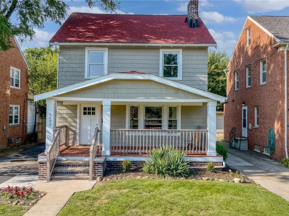 3693 Silsby Rd, University Heights, OH 44118