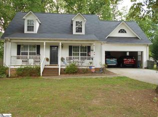 104 Hill Ln, Simpsonville, SC 29681