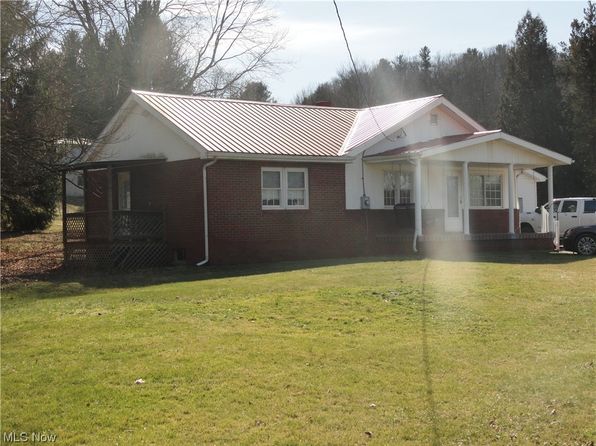 5492 Veterans Blvd, Chester, WV 26034