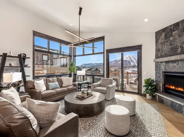 50 Fly Caster Ln, Silverthorne, CO 80498
