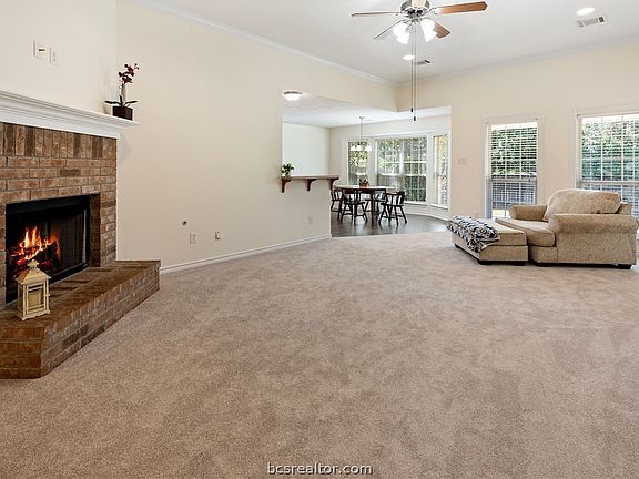 3rd image of 3702 Dove Hollow Ln