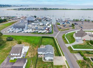 62 Cedar Island Ave, Clinton, CT 06413