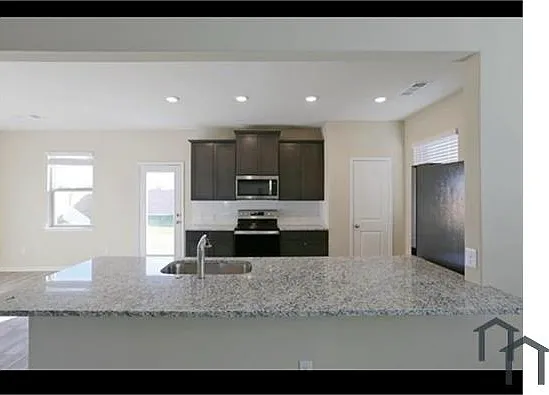 1706 Sandalwood Way — Photo 4