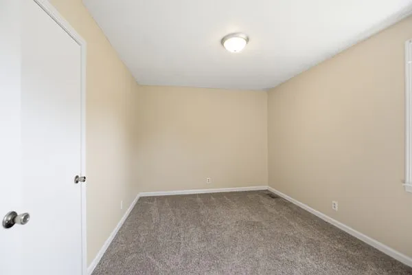 700 Shelton Cir — Photo 14