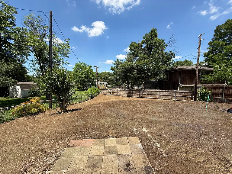 5204 Winifred Dr — Photo 27