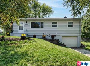 11517 Oak Cir, Omaha, NE 68144