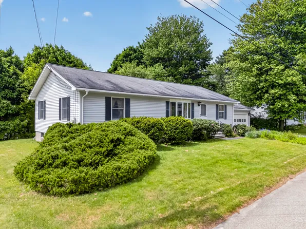 15 Owen Street, Lewiston, ME 04240