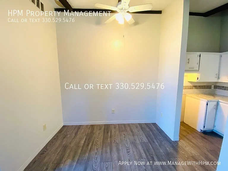 511 Wrexham Ave SW — Photo 6