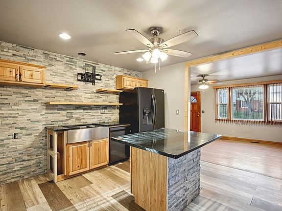4th image of 2701 Combs Dr