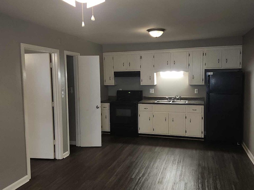 1st image of 120 Walnut St APT 8