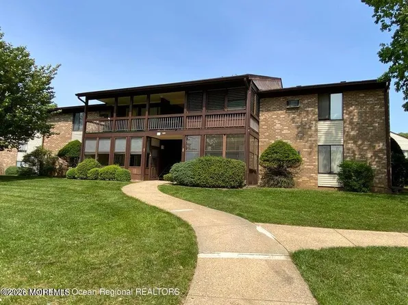 118 Amberly Dr Unit D, Manalapan, NJ 07726