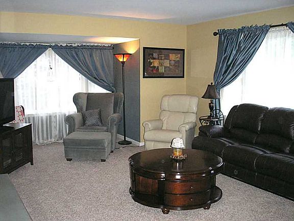 4th image of 285 Tanglewood Dr