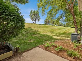 1040 68th St UNIT 5, West Des Moines, IA 50266