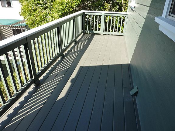 4th image of 940 Peach St