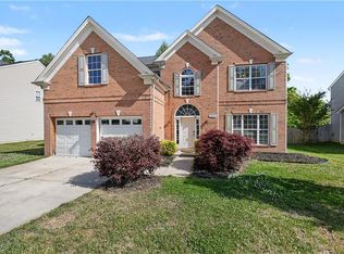 1579 Pondhaven Dr, High Point, NC 27265