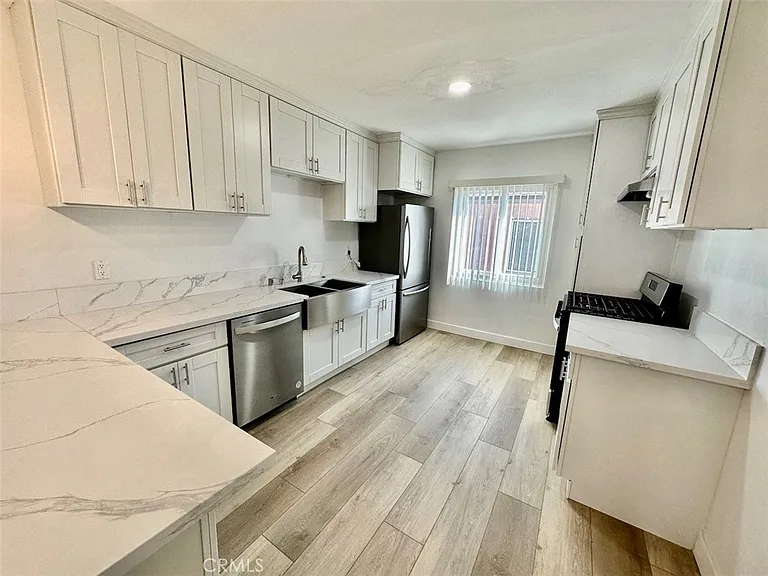 10215 S 10th Ave #6 — Photo 6