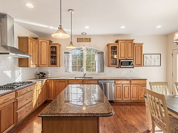 4th image of 159 E Edgemont Ln