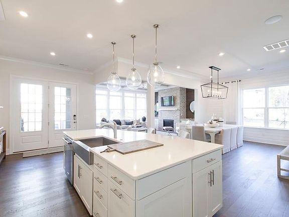 Picture of model home.