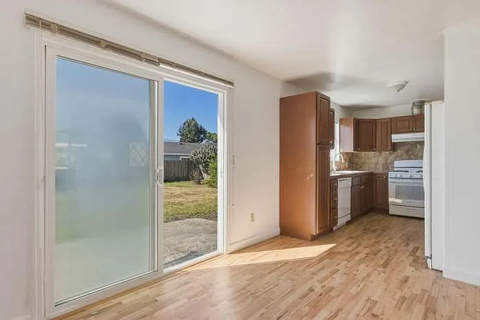 1048 Hamilton Ave — Photo 12